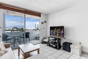 7440 Harding Ave 502, Miami Beach