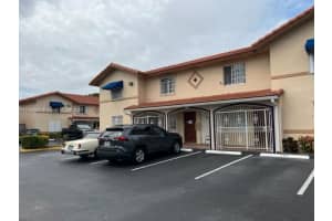 2208 W 74th St 202-21, Hialeah
