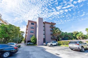 605 Nw 72nd Ave 203, Miami