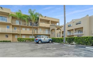 2620 W 76th St 201, Hialeah