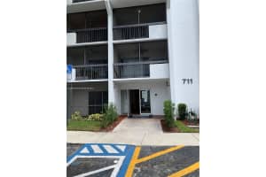 711 N Pine Island Rd 111, Plantation