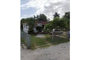 1256 Ne 149th St, Miami