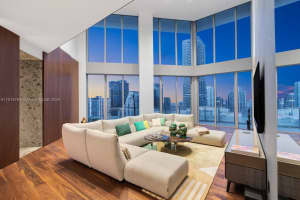 1300 Brickell Bay Dr 4401, Miami