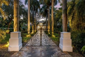 27 Tahiti Beach Island Rd, Coral Gables