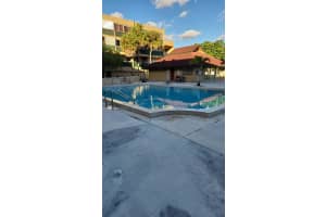 1750 W 56th St 107, Hialeah