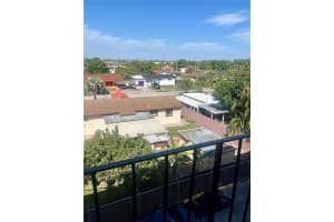 1075 W 68th St 309, Hialeah