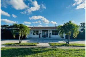 2120 Ne 203rd Ter, Miami