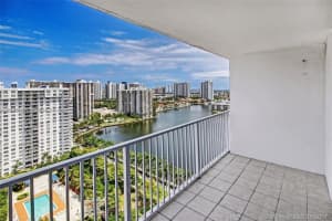 2801 Ne 183rd St 2208w, Aventura
