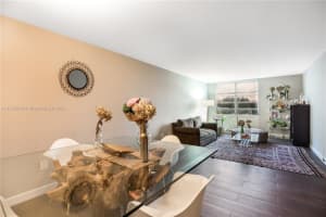 145 Se 25th Rd 501, Miami