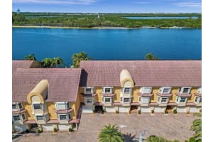 4212 N Ocean Dr, Hollywood