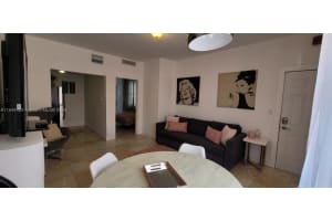 801 8th St 203, Miami Beach