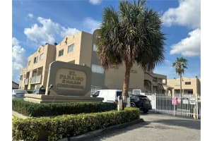 2640 W 76th St 213, Hialeah