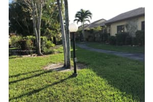 7512 Sw 26th Ct 12, Davie