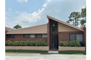 166 Sparrow Dr 4b, Royal Palm Beach