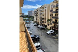 5249 Nw 7th St 303, Miami