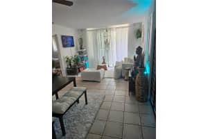 1605 Bay Rd 406, Miami Beach