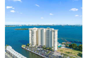 11111 Biscayne Blvd 3a, Miami