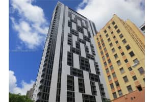 151 Se 1 St 1704, Miami