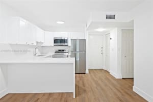 605 Nw 72nd Ave 203, Miami