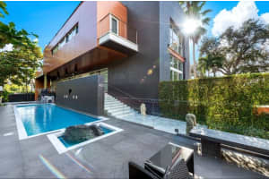 1606 S Bayshore Dr -, Miami