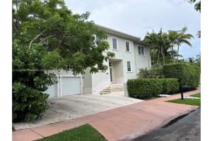 797 Ridgewood Rd, Key Biscayne