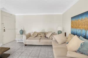 496 Nw 165th St Rd D-616, Miami