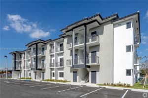 243 W 77th St 102, Hialeah