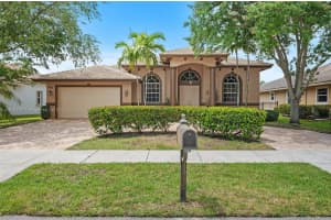 8251 Sw 51st St, Davie