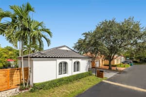 7254 Sw 109th Path, Miami