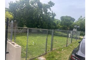 7717 Ne 1st Avenue, Miami