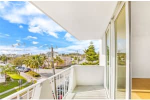 7133 Bay Dr 401, Miami Beach