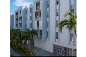 7705 Abbott Ave 502, Miami Beach