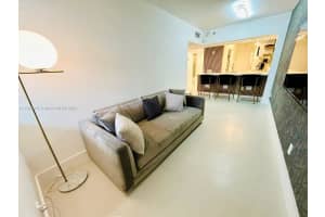 100 Lincoln Rd 445, Miami Beach