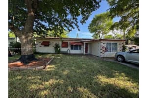 28 Se 8th St, Dania Beach