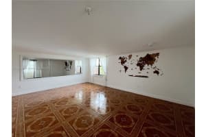 671 Ne 195th St 425-e, Miami