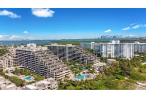 201 Crandon Blvd 322, Key Biscayne