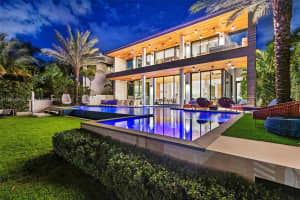 5201 Pine Tree Dr, Miami Beach