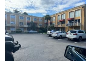 18101 Nw 68th Ave D207, Hialeah