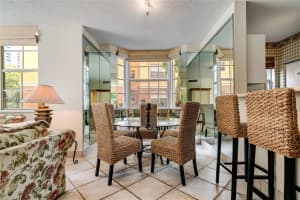19701 E Country Club Dr 5107, Aventura