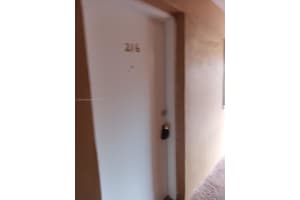 1230 W 54th St 216a, Hialeah