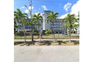 900 Sw 84th Ave 207a, Miami