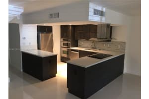 20350 W Country Club Dr 123-4, Aventura