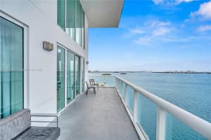 7939 East Drive 13, North Bay Village