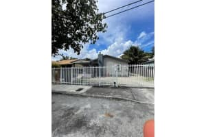 1143 Nw 27th St, Miami