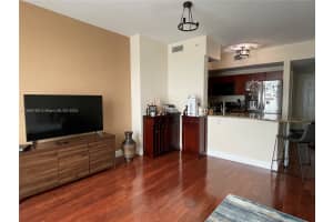 7275 Sw 90th Way 407, Miami