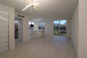 210 172nd St 332, Sunny Isles Beach