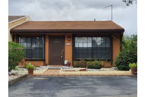10360 W Cypress Ct 10360, Pembroke Pines