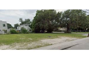2994 Nw 46th St, Miami
