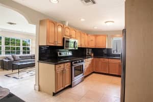 1531 Moffett St, Hollywood