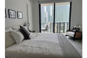 55 Sw 9th St 1604, Miami